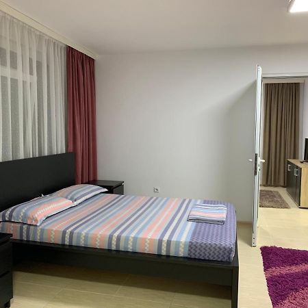 Eli Apartment Galaţi Екстериор снимка