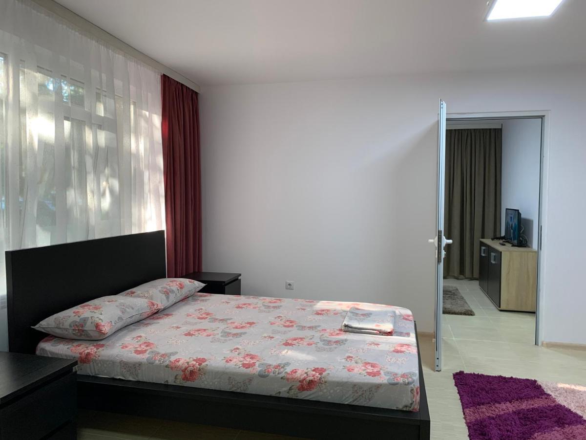 Eli Apartment Galaţi Екстериор снимка