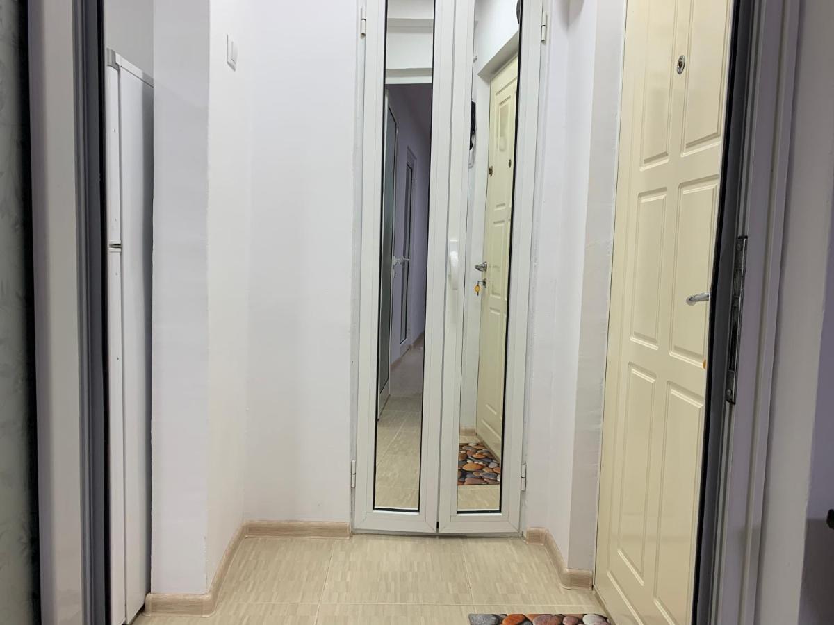 Eli Apartment Galaţi Екстериор снимка