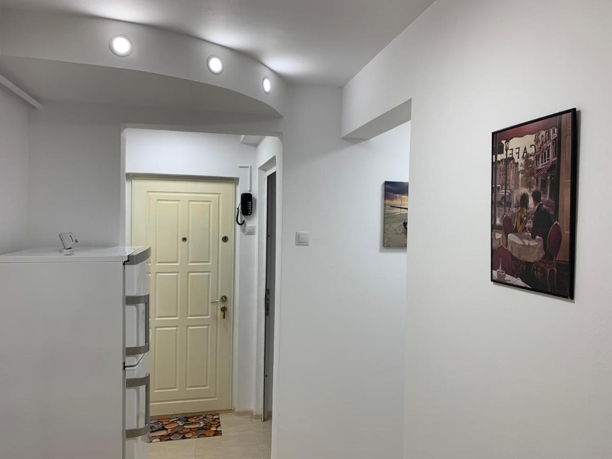 Eli Apartment Galaţi Екстериор снимка