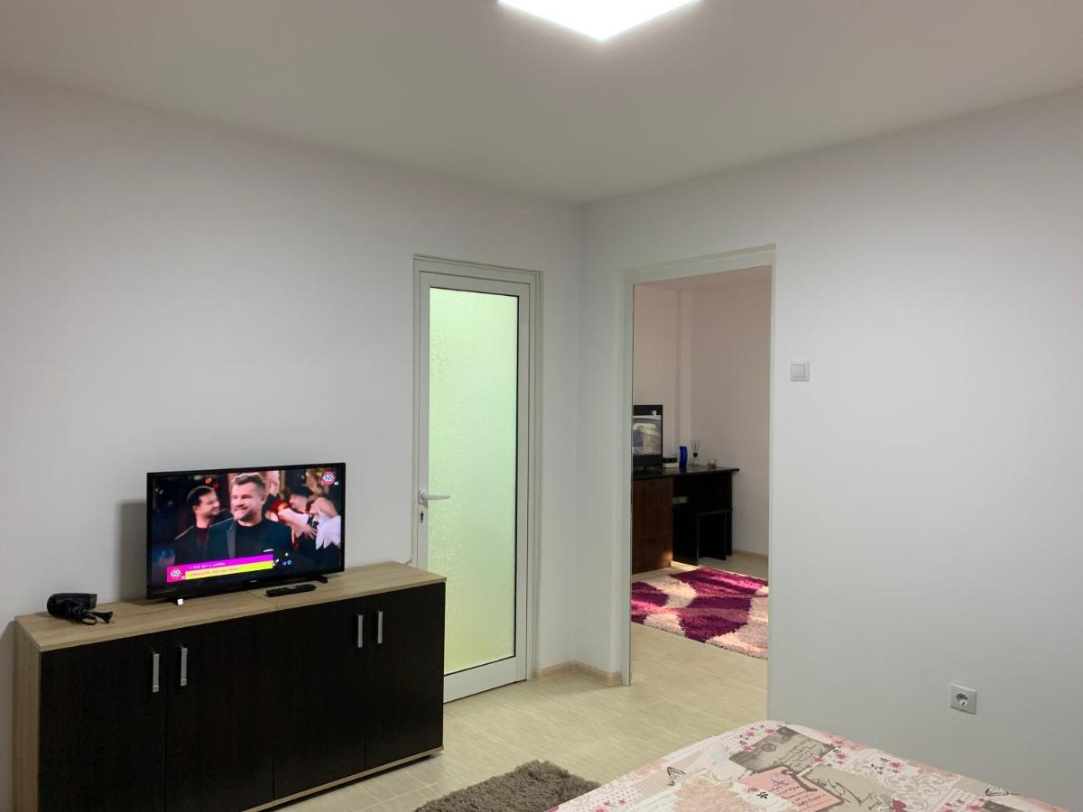 Eli Apartment Galaţi Екстериор снимка