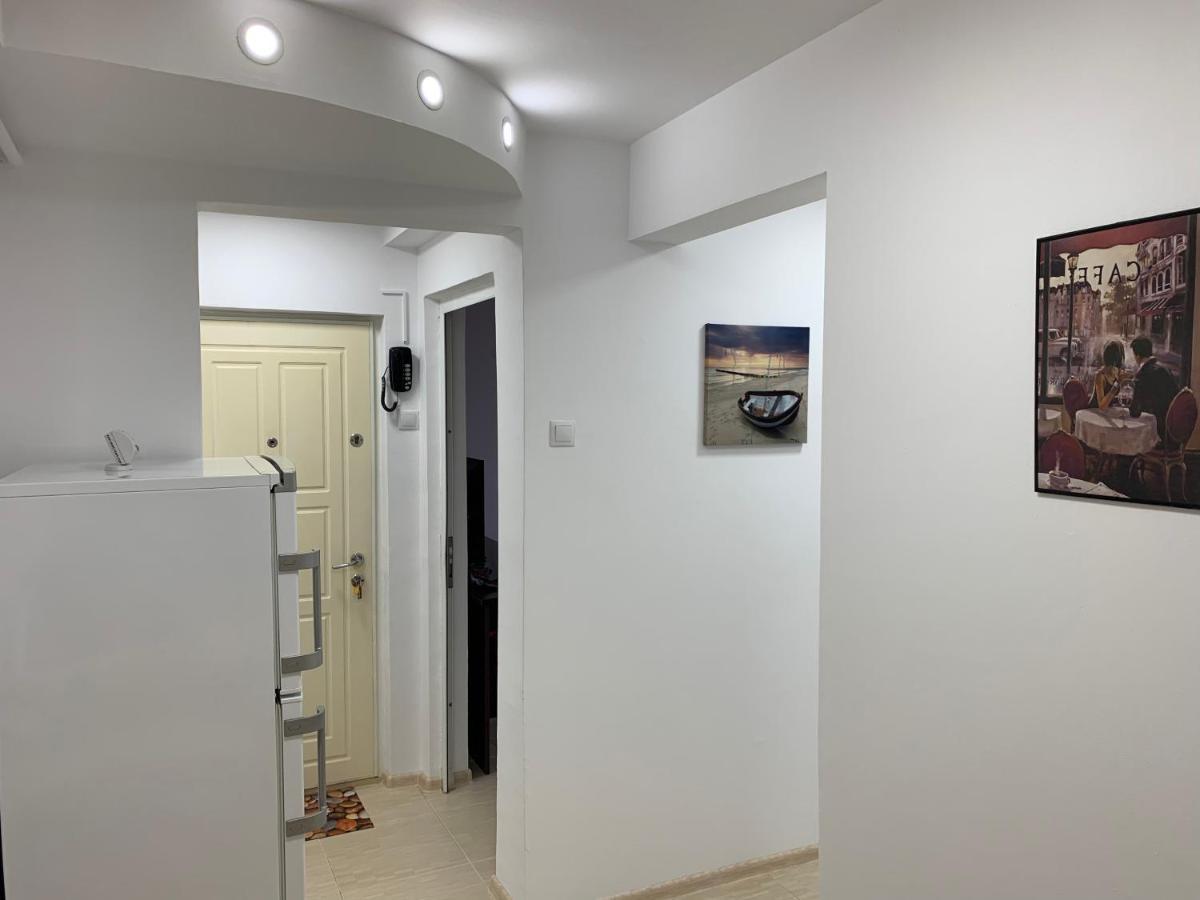 Eli Apartment Galaţi Екстериор снимка