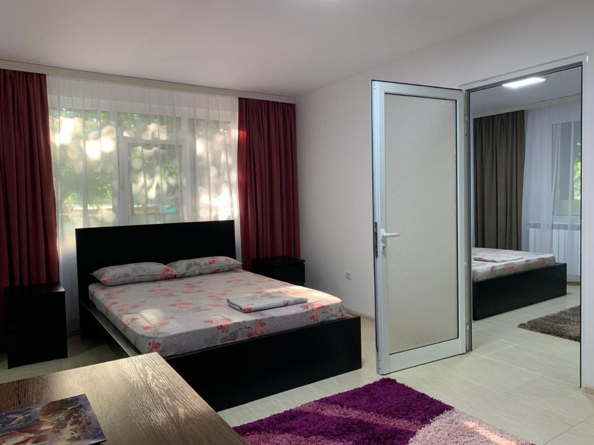 Eli Apartment Galaţi Екстериор снимка