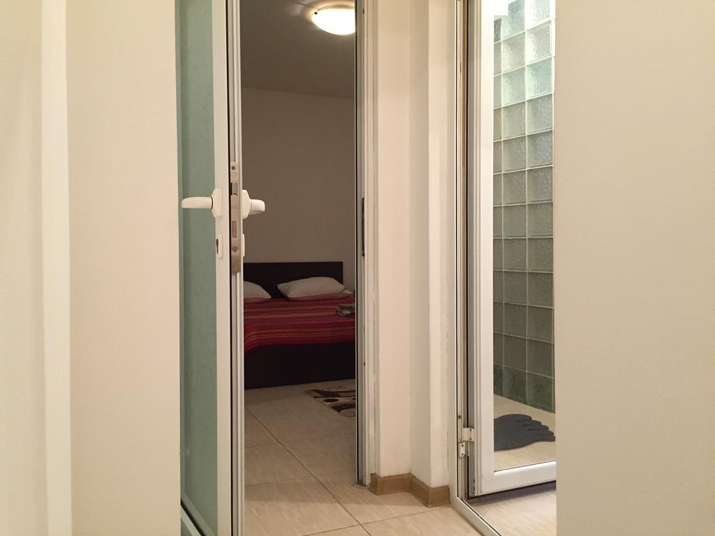 Eli Apartment Galaţi Екстериор снимка